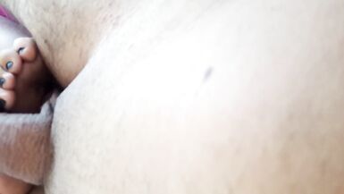 Bbw femdom gf gives sexy footjob, sexy feet toes bottomless - 4 image