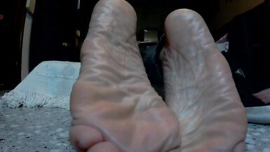 Footjob Tv Show - I Show you my Soft Feet while I Watch TV! Enjoy It!! at Zeenite