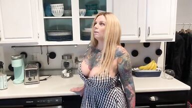 Emo Stepmom Episodio 2 - PAWG MILF Stepson Serie Comica - 5 image