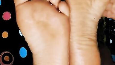 Foot Fetish Queen - Super Feet MILF - 4 image