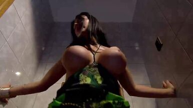 Baisé dur dans les toilettes de la discothèque Aletta Ocean