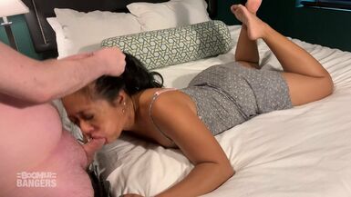 La salope anti-masque Lucky Starr se fait baiser