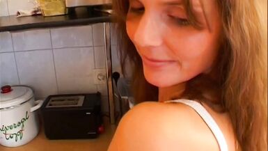 ganz enges Milf foetzchen gefickt - 4 image