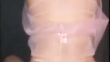 Zaab kabir ydkhol fiha kaaaml