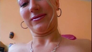 Schwanzgeile deutsche Milf saugt den letzten tropfen raus - 3 image