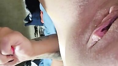 工作前自娱自乐, 剃光阴部 - 6 image