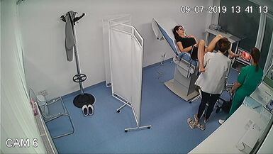 Gynecologist Examines the Patient's Vagina using a Monitor. - 8 image