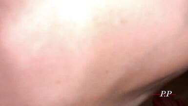 Mère et fils baisés au lieu de dormir à la maison sur le canapé pendant que papa est... - 5 image