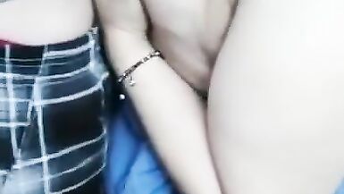 Slutty schwangere Frau saugen Hahn im Auto - 14 image