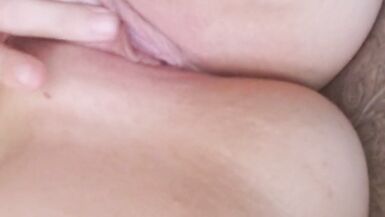 Naughty Inexperienced MILF Cumming vom Spielen mit sich selbst - 14 image