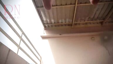 Развратная домохозяйка качается без трусиков на качелях ПОЛНОЕ ВИДЕО - 15 image