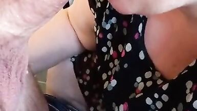 Británica madura mamada descuidada - 3 image