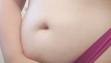 Horny Inexperienced MILF Playing with Pink Pussy