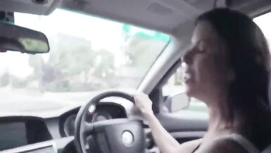 Accident de voiture impliquant un petit garçon - 2 image