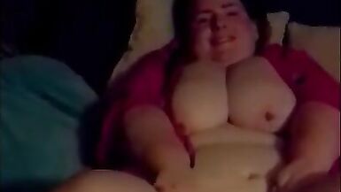 BBW se masturbe en vous suppliant de la mettre enceinte - 2 image