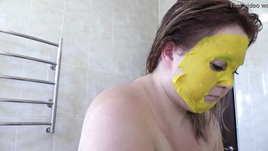Chubby milf does her own makeup Closeup of a beautiful face behind the scenes Fetish - 8 image