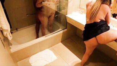 Dude fucking a fat MILF in the shower - 12 image