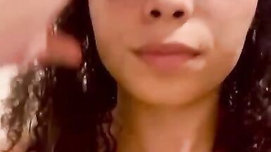 Scopata con dildo mentre si fa la doccia - 15 image