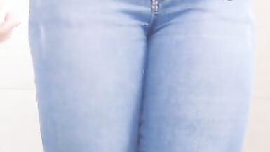 Sexy Secretaria Mexicana Latina Culo Gordo Quitándose La Ropa En El Baño De Su Oficina Amateur - 8 image