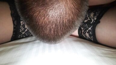 Playing with blindfolded wifes wet pussy on vacation - 11 image
