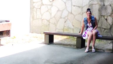 Caught Sexy MILF at Park and almost got Caught as i Nut in her Pussy