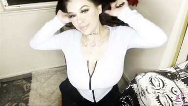 Watch Satinee Capona so Excited so Shows her Big Boobs - 5 image