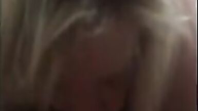 Unaltra MILF bionda che succhia il cazzo e ingoia la sborra - 14 image