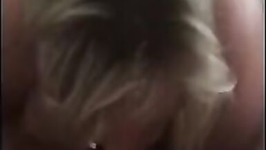 Unaltra MILF bionda che succhia il cazzo e ingoia la sborra - 15 image