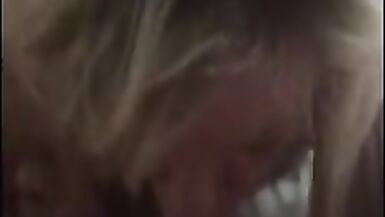 Unaltra MILF bionda che succhia il cazzo e ingoia la sborra - 6 image