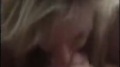 Unaltra MILF bionda che succhia il cazzo e ingoia la sborra - 8 image