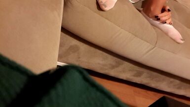 Sexy Sitting Gf shows ass, feet toes next friends - 1 image