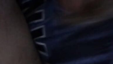 LAIT MATERNEL CHAUD EN TRAIN DE SUCER MA BITE DURE