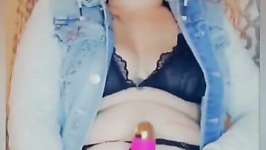 La femme en chaleur Regarde moi me baiser jusquà ce que je gicle plusieurs fois Souhaitant que ce soit ta bite dans ma chatte. - 7 image