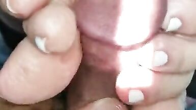 浓密的拉丁裔妈妈逆向足交 - 11 image