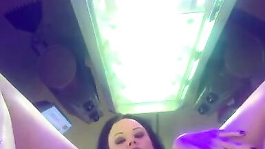 Model Masturbating in Crowded Tanning Salon - 14 image