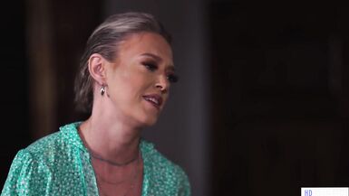 Une fille dévergondée suit les traces de sa belle-mère