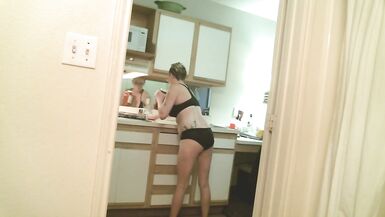 Good Housewife Cleans Kitchen - 8 image