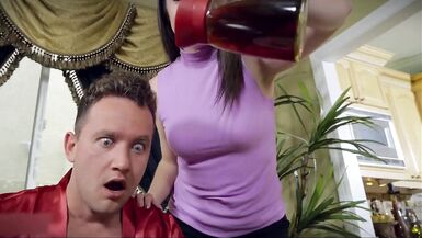 Summer Hart - Milf ruiva peituda e gostosa - 3 image