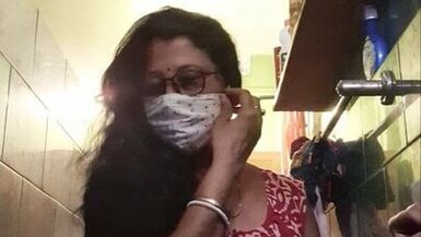 Desi arpita randi wife bathing - 1 image