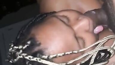 BBW Ebony donne un haut de forme