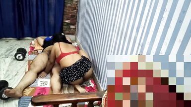 LA FEMME PAKISTANAISE AVEC SON PETIT AMI À LHÔTEL, SEINS SEXY - 14 image