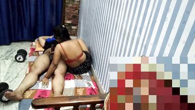 LA FEMME PAKISTANAISE AVEC SON PETIT AMI À LHÔTEL, SEINS SEXY - 7 image
