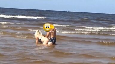 Mit einer Sekretärin am Meer - 1 image