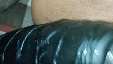Mulher latina leva dildo bbc de 10 polegadas e adora-o! - 1 image