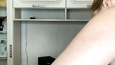 Deep depilation lesson for a girl with a juicy body - 14 image