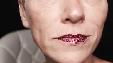 Kiki Deez rend la cigarette plus amusante