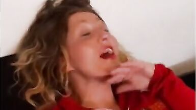 SEXY MILF GETS CAUGHT PLAYING WITH HER PUSSY!! - 4 image