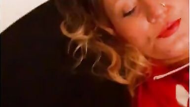 SEXY MILF GETS CAUGHT PLAYING WITH HER PUSSY!! - 5 image