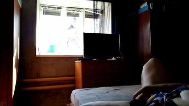 Milf fucks herself for window cleaner - 1 image