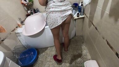 Fucked his Housemaid in her round Ass and then Cum on her Buns - 3 image